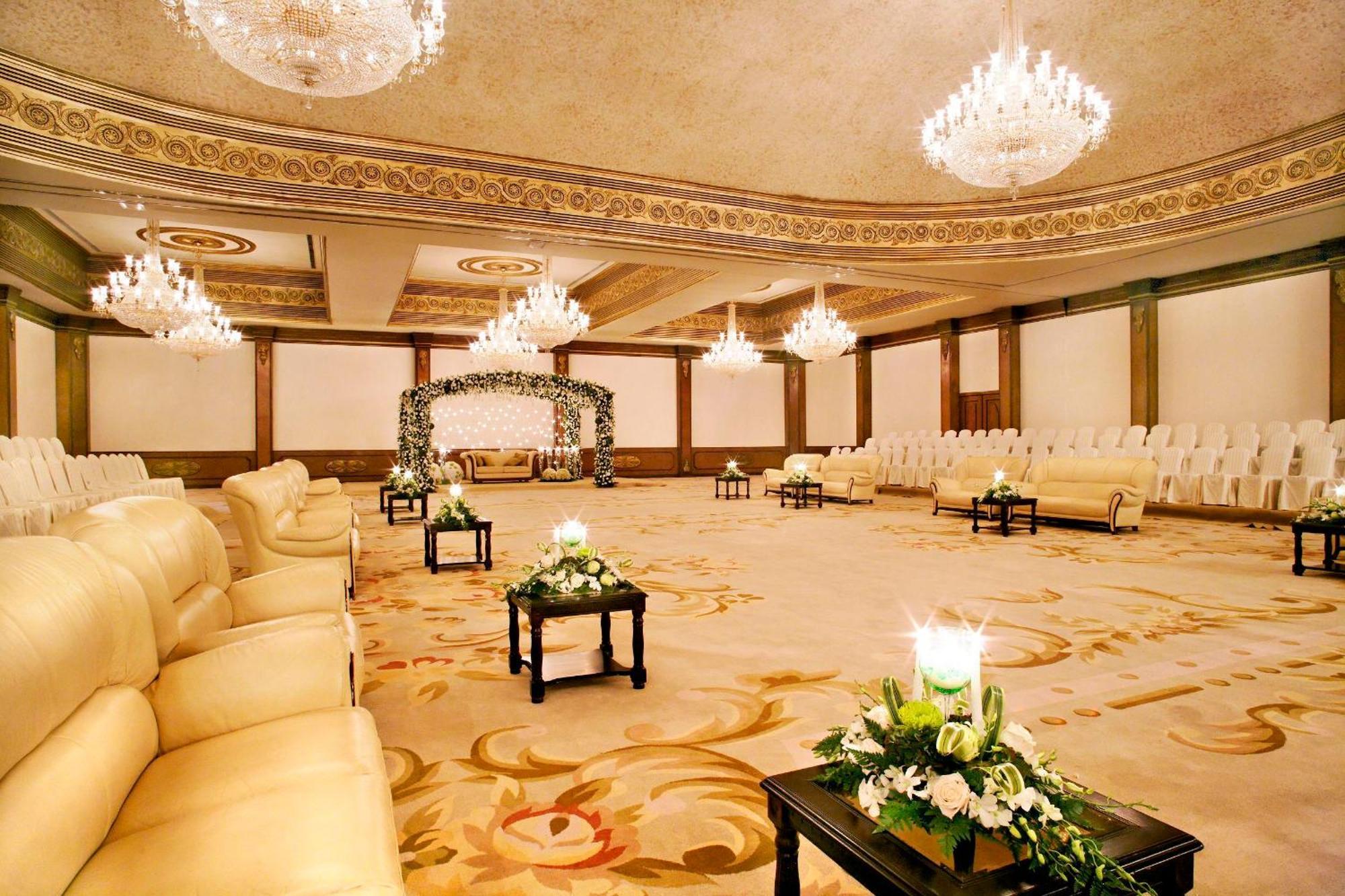 The Convention Center & Royal Suites Hotel Kuwait City Exterior foto