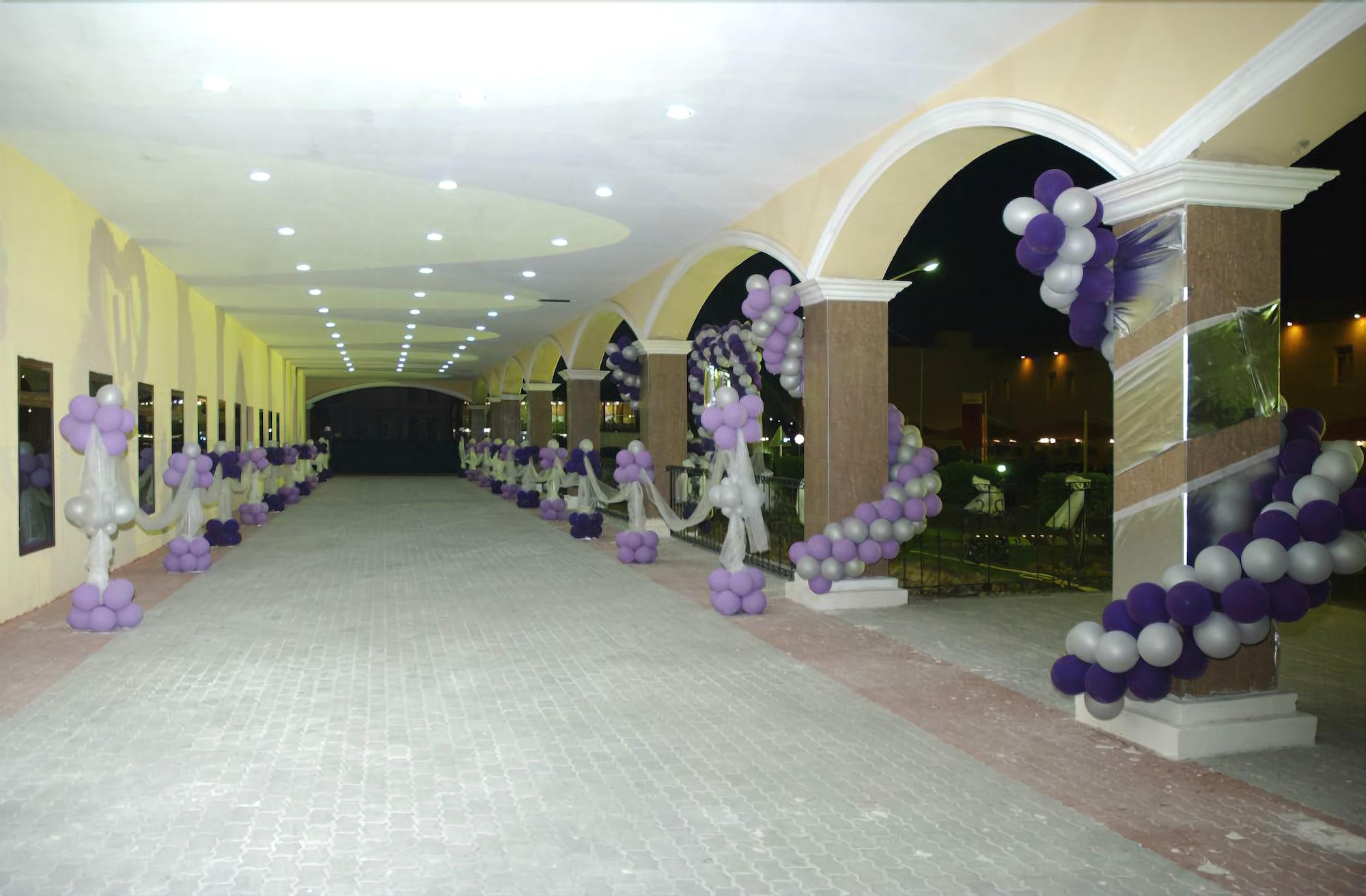 The Convention Center & Royal Suites Hotel Kuwait City Exterior foto